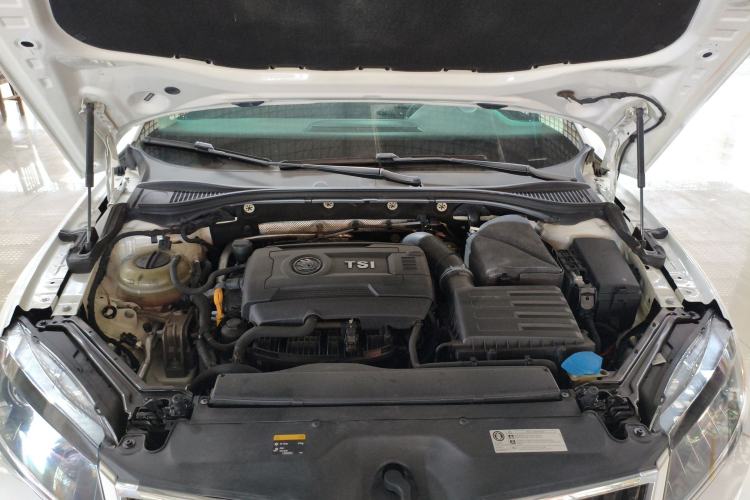 Used Skoda Superb 2018 TSI330 DSG Comfort Edition China V Standard Engine Bay
