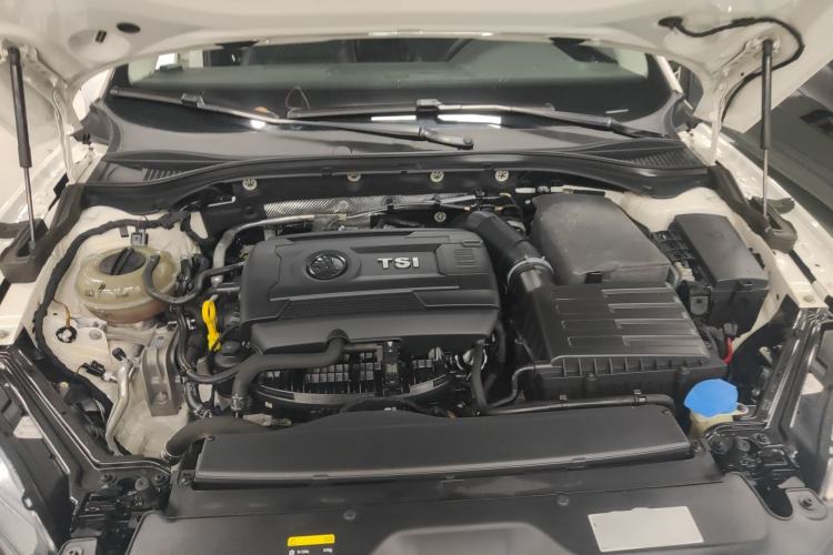 Used Skoda Superb 2018 TSI330 DSG Comfort Edition China V Standard Engine Bay