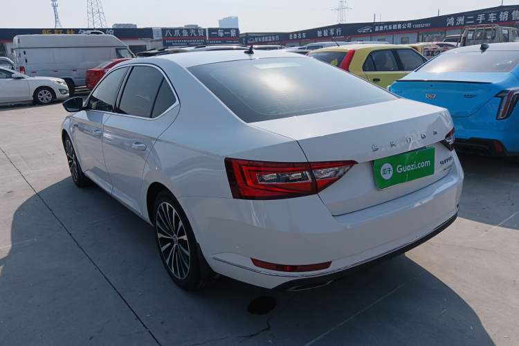 Used Skoda Superb 2018 TSI330 DSG Comfort Edition China VI Standard Exterior 3