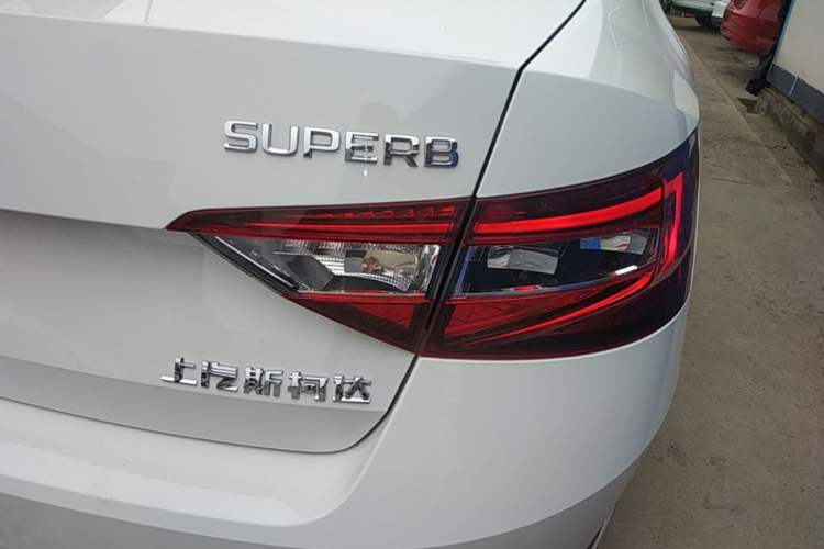 Used Skoda Superb 2018 TSI330 DSG Comfort Edition China V Standard Exterior 3