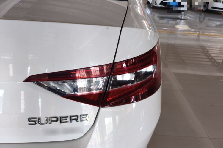 Used Skoda Superb 2018 TSI330 DSG Comfort Edition China V Standard Exterior 3