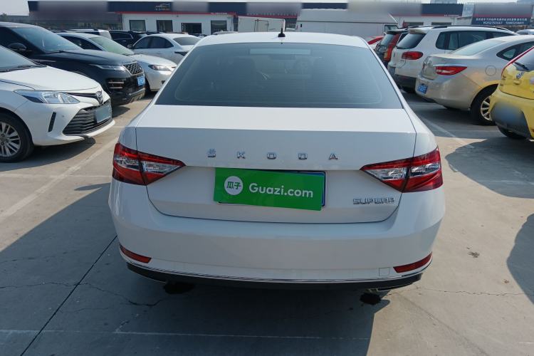 Used Skoda Superb 2018 TSI330 DSG Comfort Edition China VI Standard Exterior 4