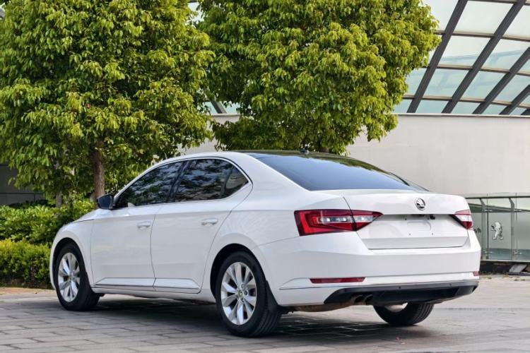 Used Skoda Superb 2018 TSI330 DSG Comfort Edition China V Standard Exterior 4