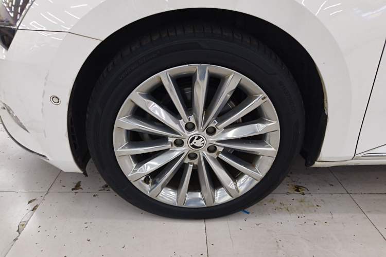 Used Skoda Superb 2018 TSI380 DSG Flagship Edition China V Standard Exterior 4