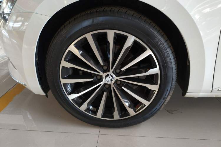 Used Skoda Superb 2018 TSI330 DSG Comfort Edition China V Standard Exterior 4