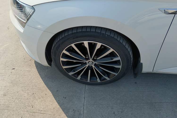 Used Skoda Superb 2018 TSI330 DSG Comfort Edition China VI Standard Exterior 7