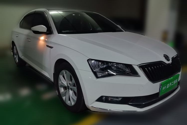Used Skoda Superb 2018 TSI280 DSG Comfort Edition China V Standard Front Right 45 Deg