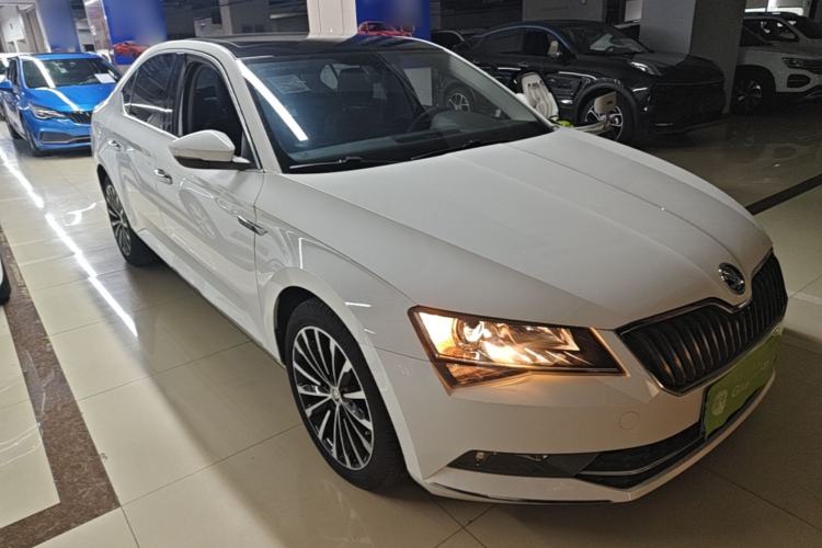 Used Skoda Superb 2018 TSI330 DSG Comfort Edition China V Standard Front Right 45 Deg