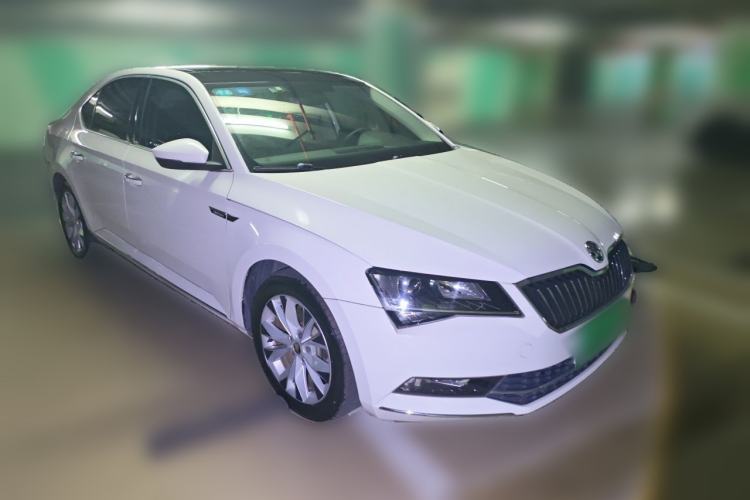 Used Skoda Superb 2018 TSI280 DSG Comfort Edition China V Standard Front Right 45 Deg