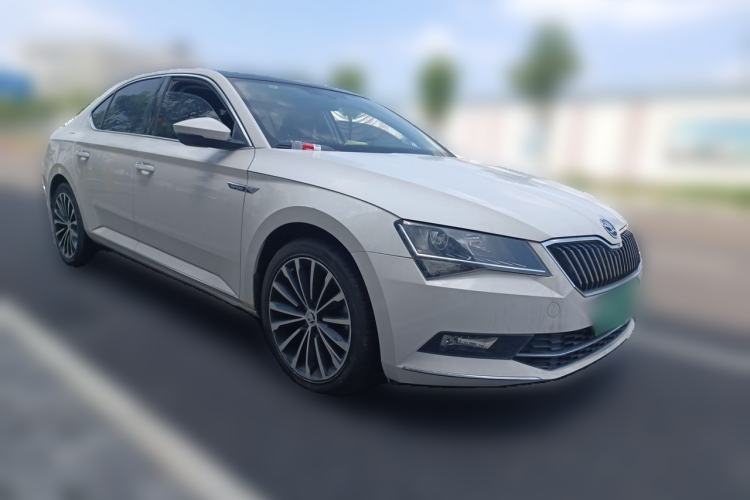 Used Skoda Superb 2018 TSI330 DSG Comfort Edition China VI Standard Front Right 45 Deg