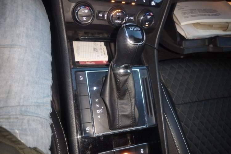 Used Skoda Superb 2018 TSI280 DSG Comfort Edition China V Standard Gear Lever