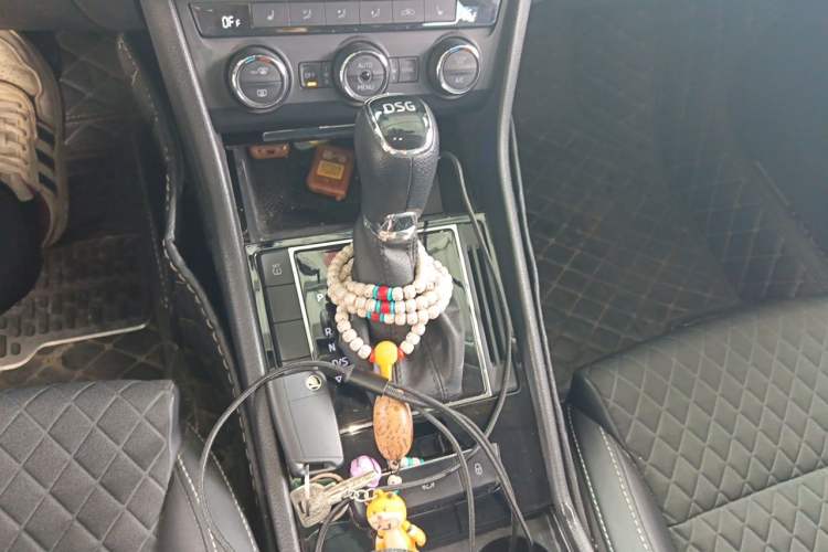 Used Skoda Superb 2018 TSI330 DSG Comfort Edition China V Standard Gear Lever