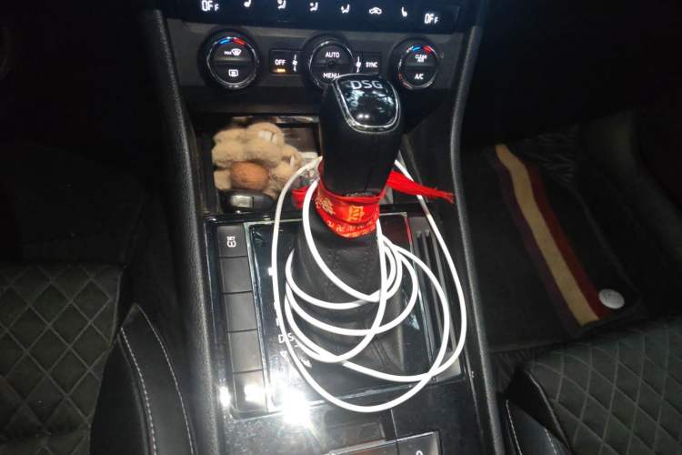 Used Skoda Superb 2018 TSI280 DSG Comfort Edition China V Standard Gear Lever