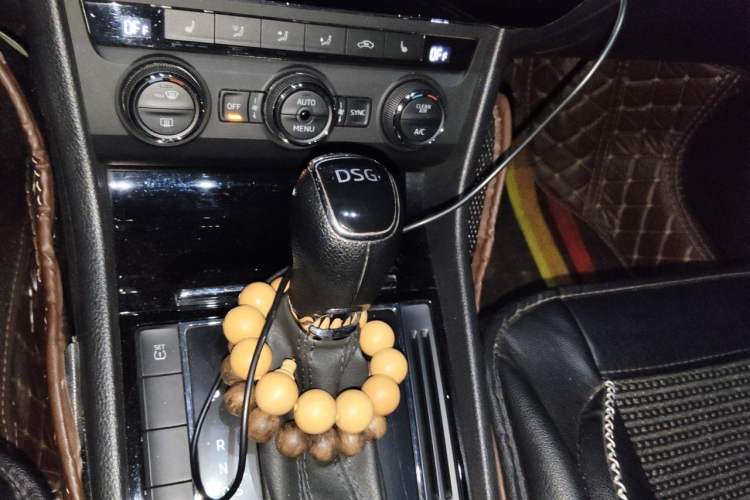 Used Skoda Superb 2018 TSI280 DSG Comfort Edition China V Standard Gear Lever