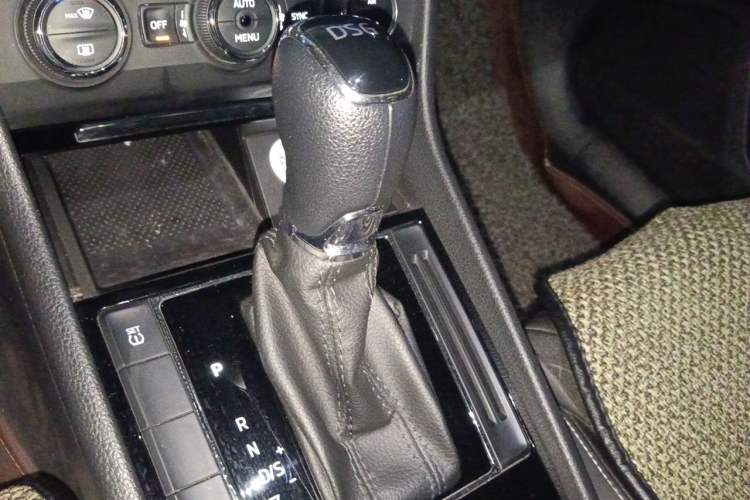 Used Skoda Superb 2018 TSI280 DSG Comfort Edition China V Standard Gear Lever