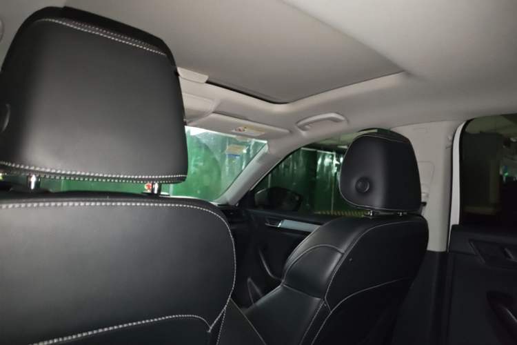Used Skoda Superb 2018 TSI330 DSG Comfort Edition China V Standard Headliner