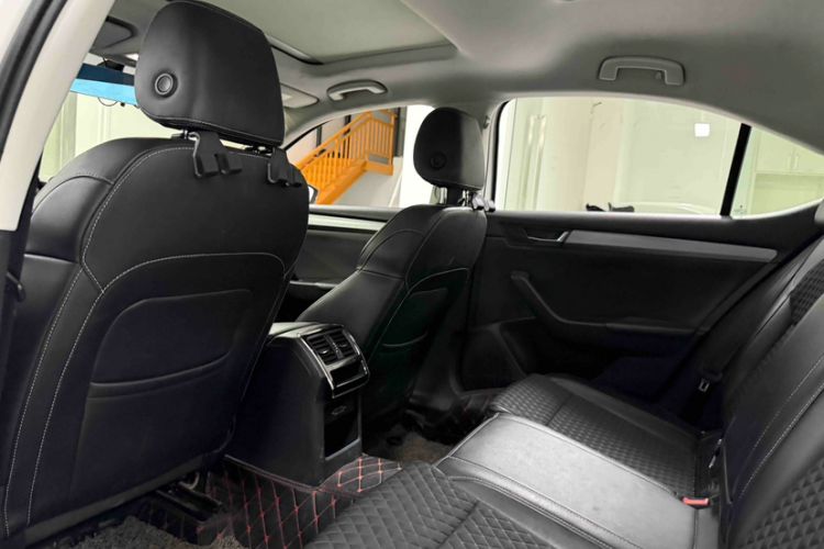 Used Skoda Superb 2018 TSI280 DSG Comfort Edition China V Standard Headliner