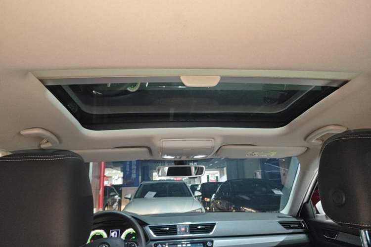 Used Skoda Superb 2018 TSI330 DSG Comfort Edition China V Standard Headliner