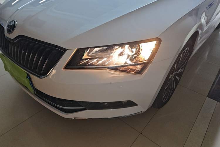 Used Skoda Superb 2018 TSI330 DSG Comfort Edition China V Standard Left Front Headlight