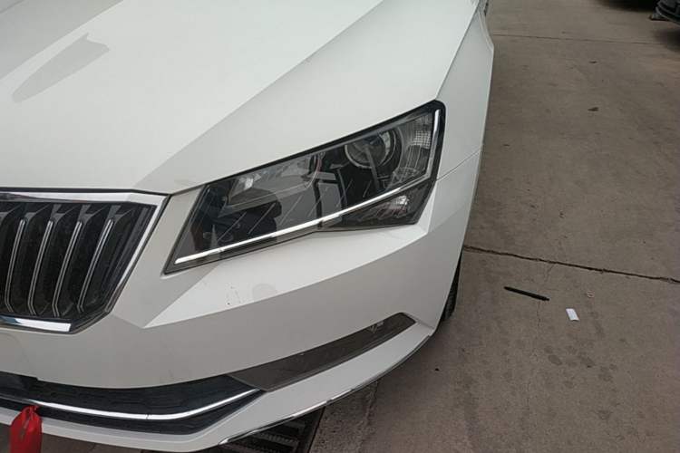 Used Skoda Superb 2018 TSI330 DSG Comfort Edition China V Standard Left Front Headlight