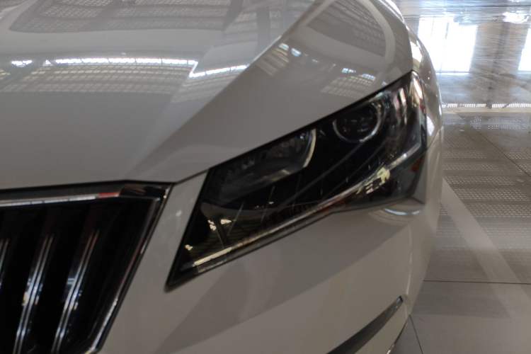 Used Skoda Superb 2018 TSI330 DSG Comfort Edition China V Standard Left Front Headlight