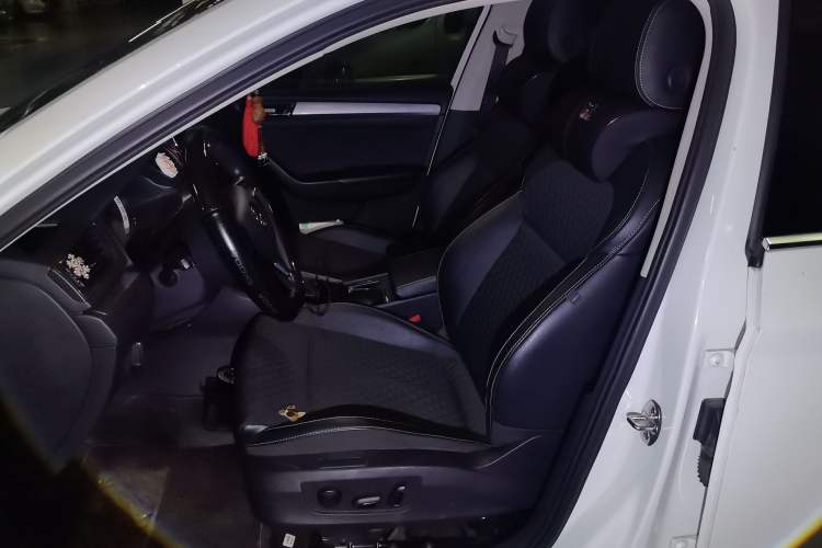 Used Skoda Superb 2018 TSI280 DSG Comfort Edition China V Standard Left Front Seat