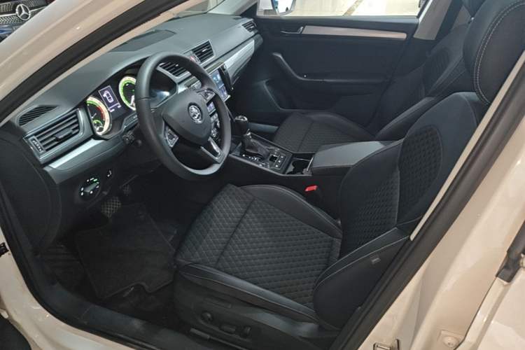 Used Skoda Superb 2018 TSI330 DSG Comfort Edition China V Standard Left Front Seat