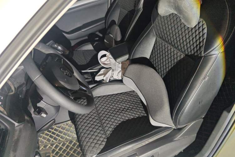 Used Skoda Superb 2018 TSI280 DSG Comfort Edition China VI Standard Left Front Seat