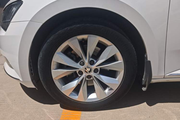 Used Skoda Superb 2018 TSI330 DSG Comfort Edition China V Standard Left Front Wheel Hub