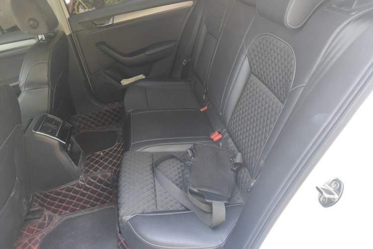 Used Skoda Superb 2018 TSI280 DSG Comfort Edition China V Standard Left Rear Seat