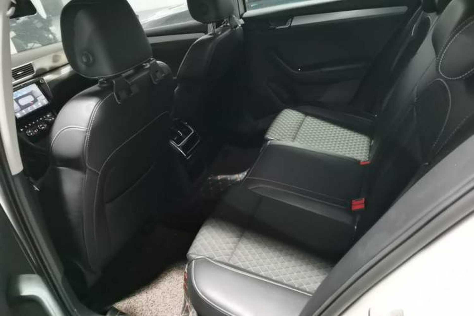 Used Skoda Superb 2018 TSI280 DSG Comfort Edition China V Standard Left Rear Seat