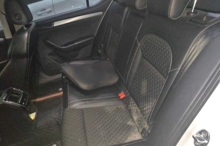 Used Skoda Superb 2018 TSI280 DSG Comfort Edition China V Standard Left Rear Seat