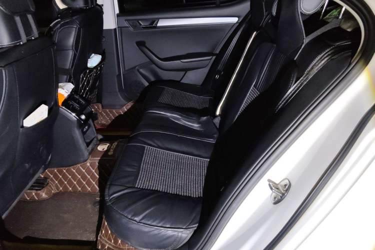 Used Skoda Superb 2018 TSI280 DSG Comfort Edition China V Standard Left Rear Seat