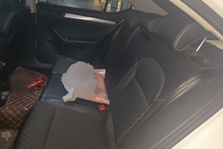Used Skoda Superb 2018 TSI280 DSG Comfort Edition China V Standard Left Rear Seat