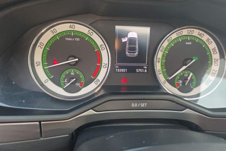 Used Skoda Superb 2018 TSI280 DSG Comfort Edition China V Standard Odometer Close Up