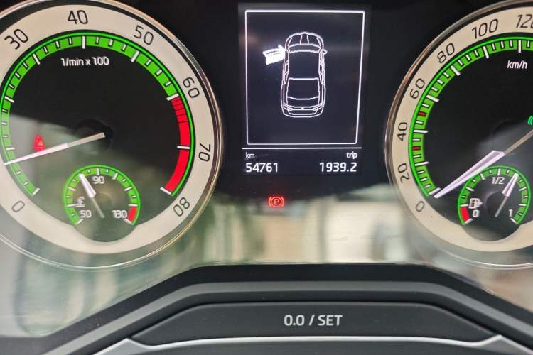 Used Skoda Superb 2018 TSI330 DSG Comfort Edition China V Standard Odometer Close Up