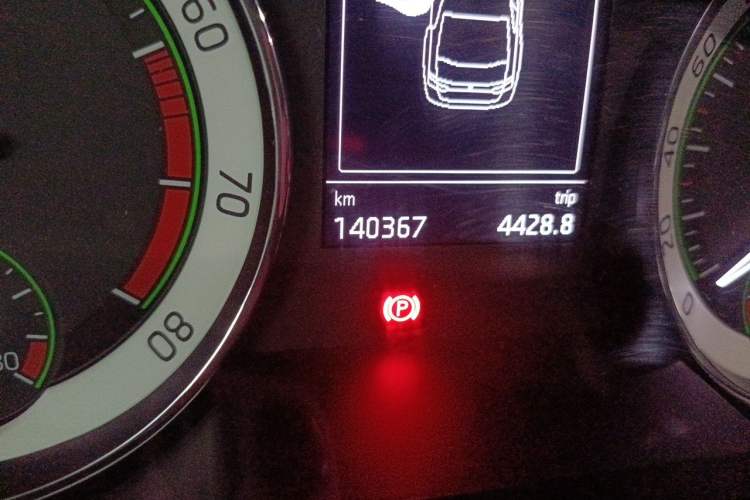 Used Skoda Superb 2018 TSI280 DSG Comfort Edition China V Standard Odometer Close Up