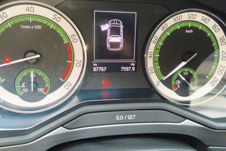 Used Skoda Superb 2018 TSI280 DSG Comfort Edition China V Standard Odometer Close Up