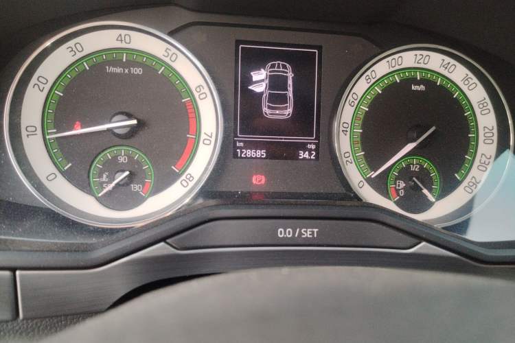Used Skoda Superb 2018 TSI280 DSG Comfort Edition China V Standard Odometer Close Up