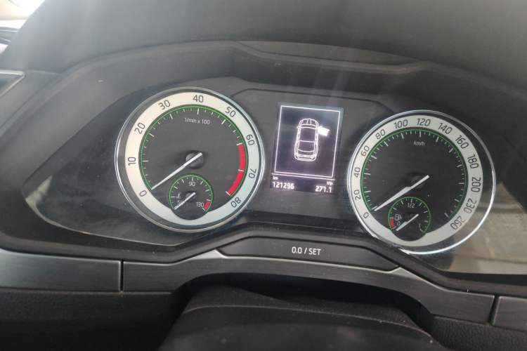 Used Skoda Superb 2018 TSI330 DSG Comfort Edition China V Standard Odometer Close Up
