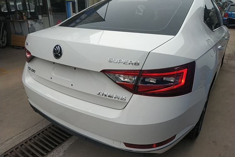Used Skoda Superb 2018 TSI330 DSG Comfort Edition China V Standard Rear Right 45 Deg