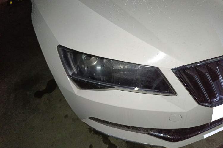 Used Skoda Superb 2018 TSI280 DSG Comfort Edition China V Standard Right Front Headlight