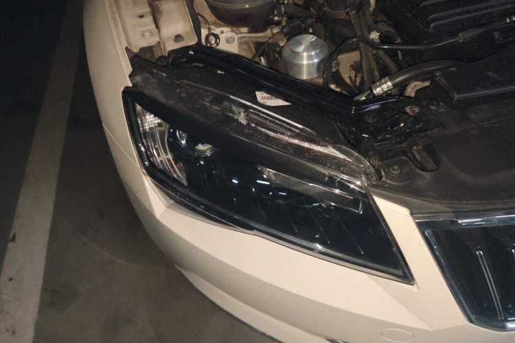 Used Skoda Superb 2018 TSI280 DSG Comfort Edition China VI Standard Right Front Headlight