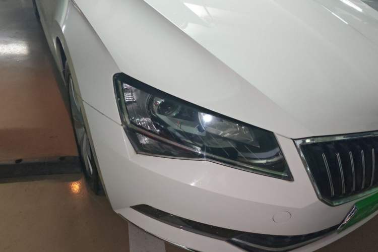 Used Skoda Superb 2018 TSI280 DSG Comfort Edition China V Standard Right Front Headlight