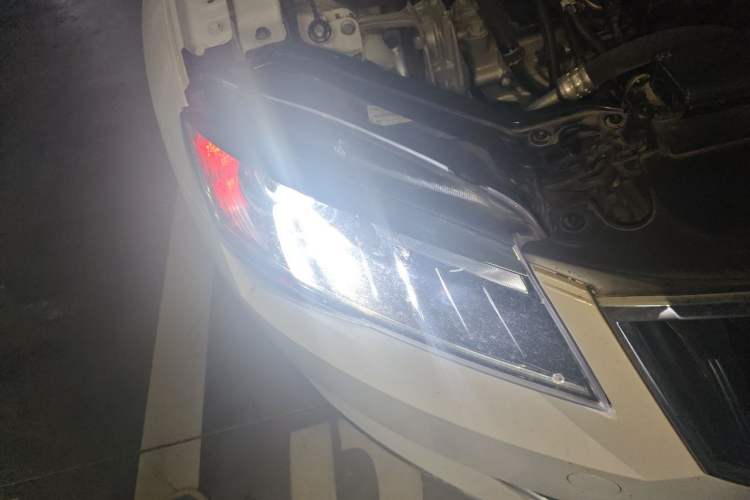 Used Skoda Superb 2018 TSI280 DSG Comfort Edition China V Standard Right Front Headlight