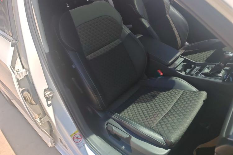 Used Skoda Superb 2018 TSI330 DSG Comfort Edition China V Standard Right Front Seat