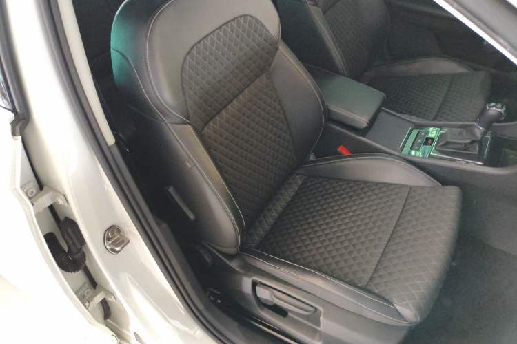 Used Skoda Superb 2018 TSI330 DSG Comfort Edition China V Standard Right Front Seat