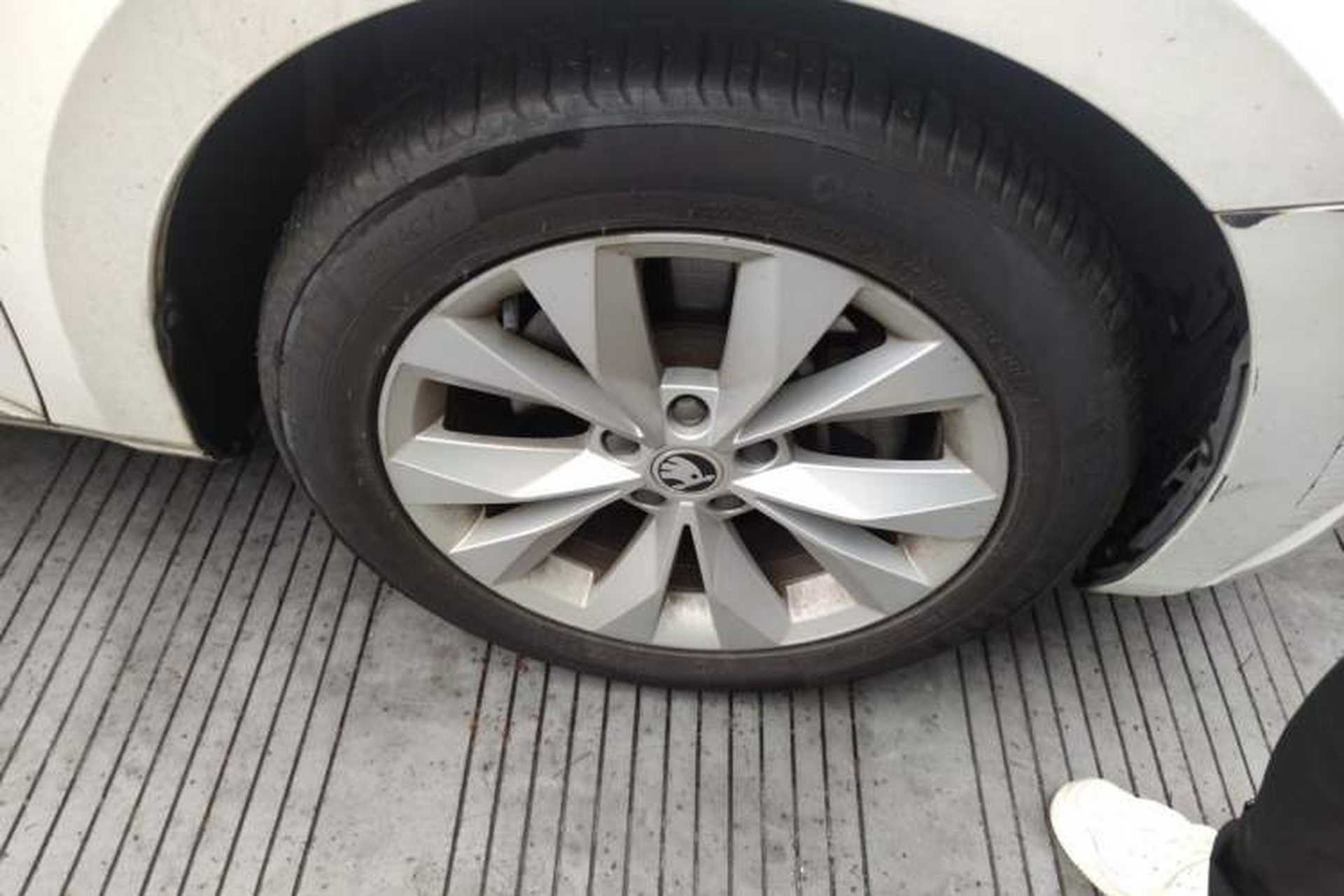Used Skoda Superb 2018 TSI280 DSG Comfort Edition China V Standard Right Front Wheel Hub