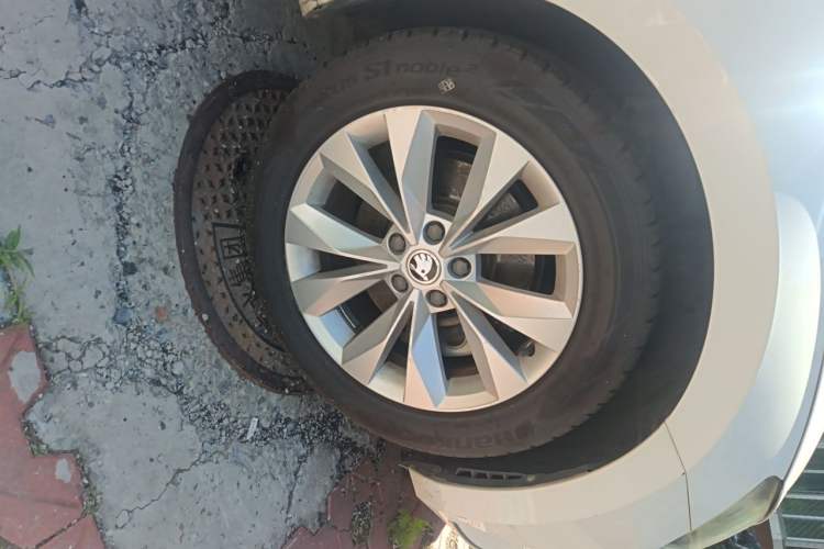 Used Skoda Superb 2018 TSI330 DSG Comfort Edition China V Standard Right Front Wheel Hub