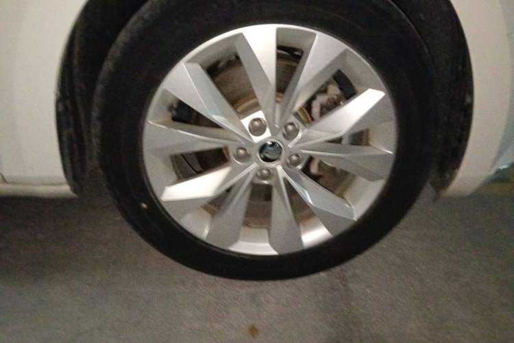 Used Skoda Superb 2018 TSI280 DSG Comfort Edition China V Standard Right Front Wheel Hub
